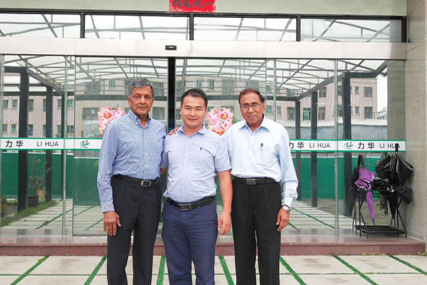 【印度】客戶參觀感應(yīng)加熱設(shè)備生產(chǎn)車間