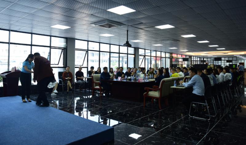 全自動(dòng)感應(yīng)淬火設(shè)備 全自動(dòng)感應(yīng)淬火設(shè)備